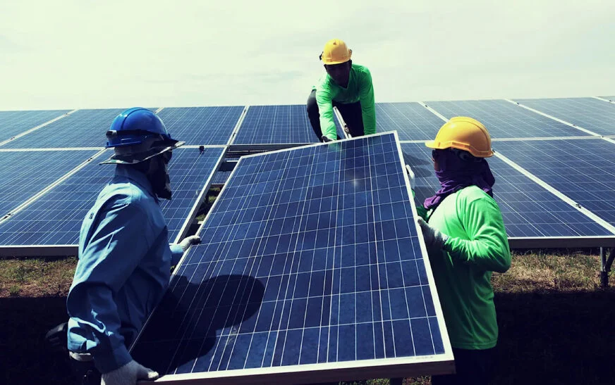 中国公司将在巴基斯坦开始太阳能电池板制造