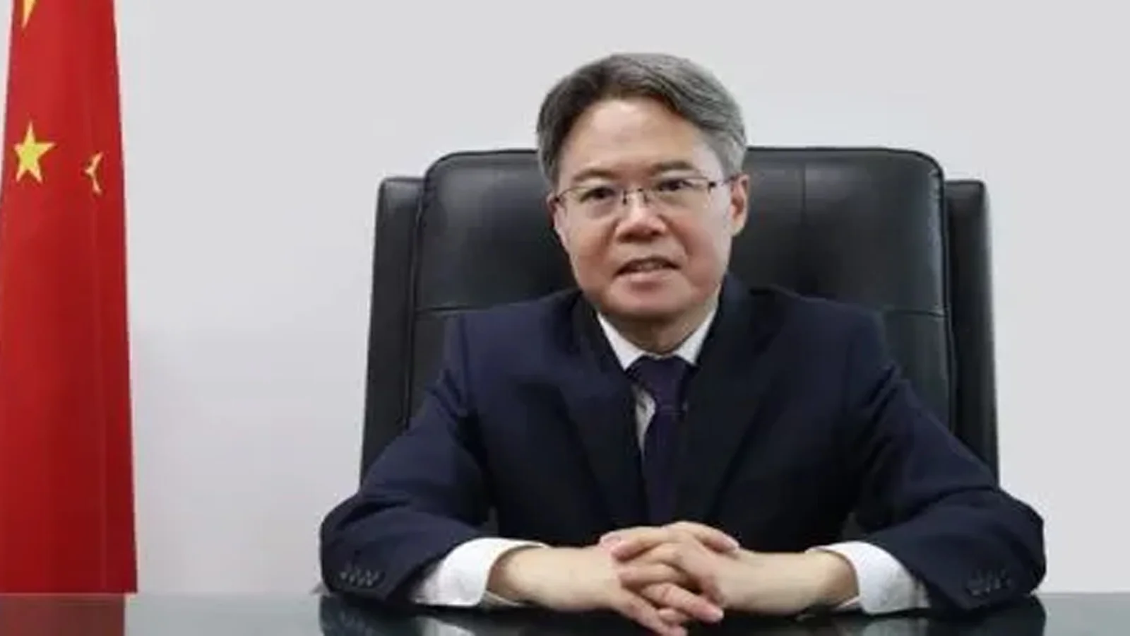 王毅会见国际奥委会主席巴赫