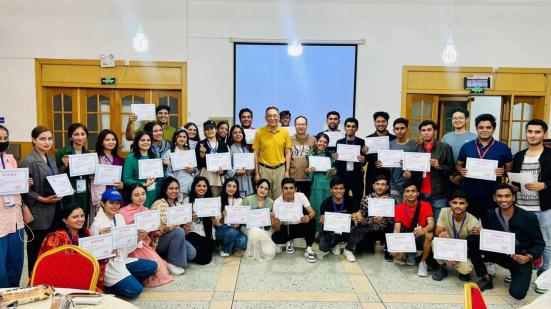 Pakistani experts learn Chinese kiwifruit technology in Sichuan