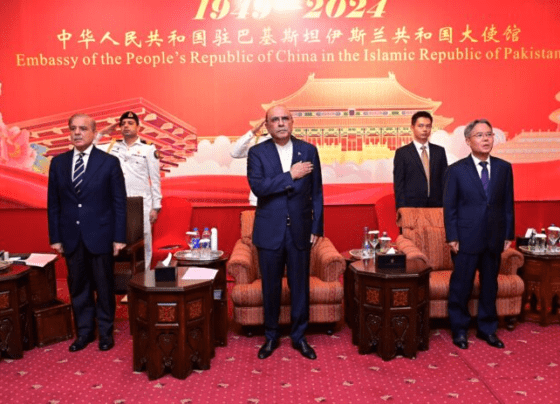 总统：巴基斯坦将与中国合作，实现共同繁荣和世界和平