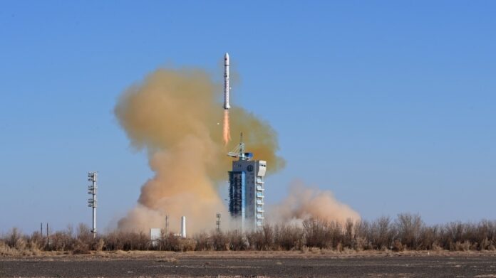 中国发射巴基斯坦卫星