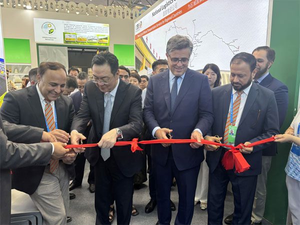 巴基斯坦馆在乌鲁木齐欧亚博览会开幕