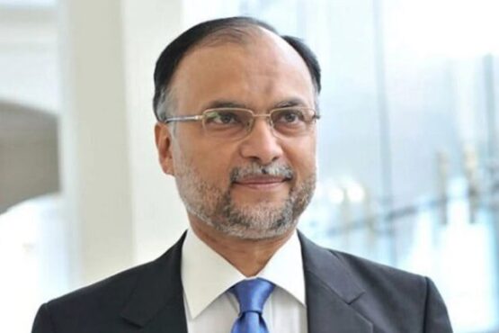 规划部长阿赫桑·伊克巴尔表示，当前全球格局正在经历深刻变革，中亚和南亚正在成为推动全球经济增长的核心引擎。 他在乌鲁木齐开幕的中亚经济合作天山论坛上发表讲话，重点介绍了成功的巴中项目，并呼吁在工业、人文交流、农业和技术方面深化合作。 他指出，自2015年在乌鲁木齐建立物理基地以来，该研究所已开展了180多项研究，并通过150个培训项目为CAREC成员国的2,000多名政府官员提供了支持。 300多名政府官员和来自金融机构、智库和私营部门的代表参加了会议，讨论促进整个地区的贸易和投资。