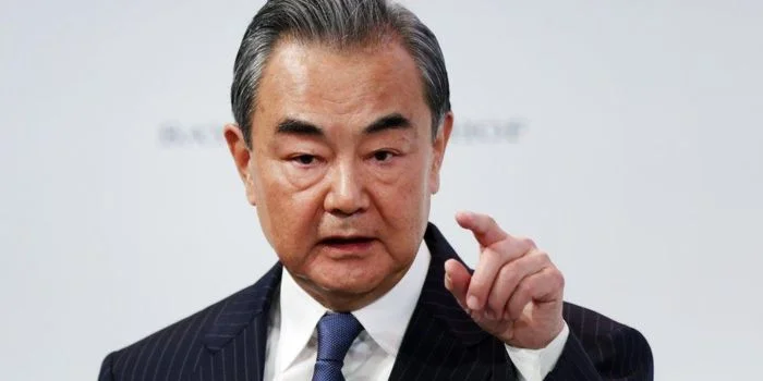 中国外交部长王毅抵达伊斯兰堡