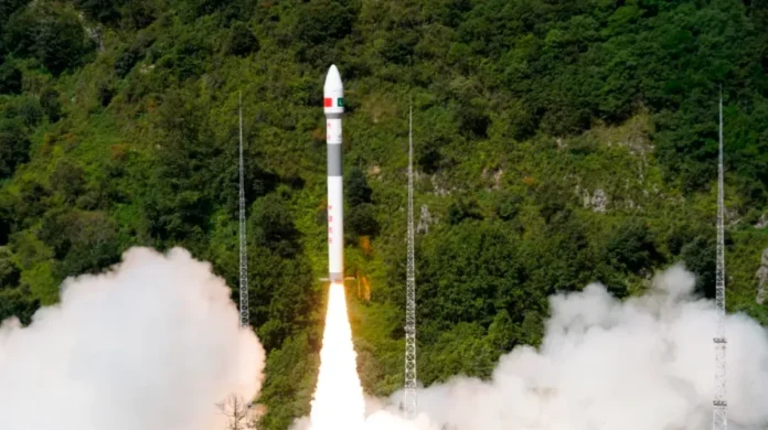 中国发射巴基斯坦遥感卫星一号