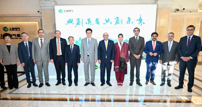 总统参观上海电气并见证签署塔尔煤气化谅解备忘录