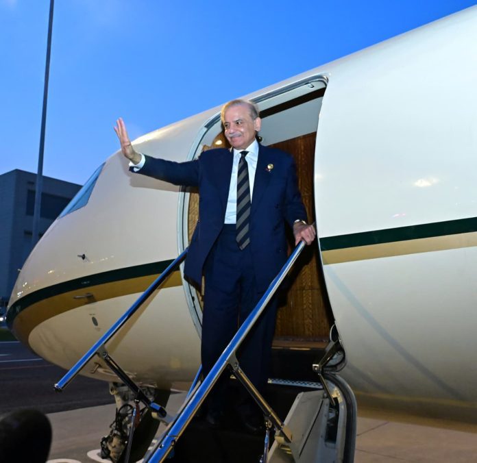 总理成功访华后抵达巴基斯坦