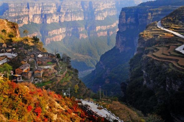 中国的太行山色彩绚丽