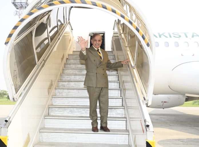 总理启程前往利雅得出席第九届 FII 大会