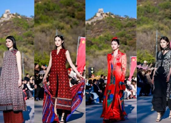 巴基斯坦和中国时装秀在中国长城举行