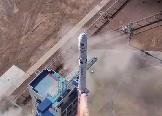 巴基斯坦和中国卫星发射标志着重大技术发展