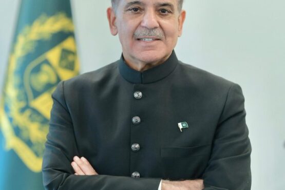 总理向在俾路支省击毙15名恐怖分子的安全部队致敬