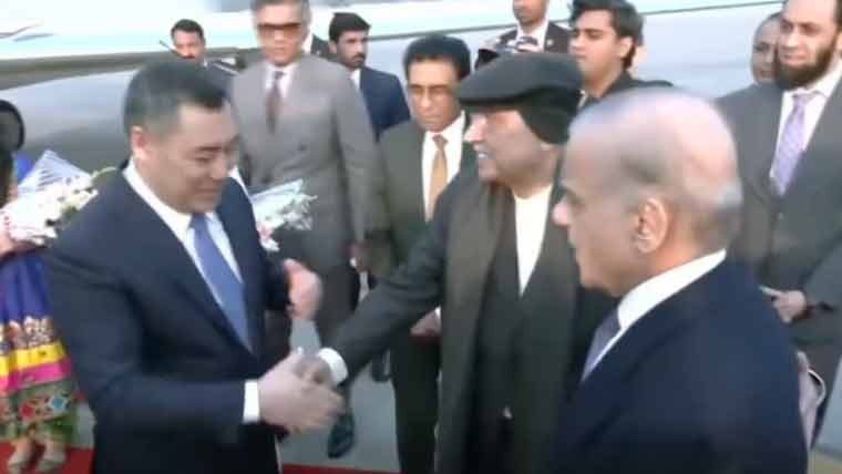 吉尔吉斯斯坦总统开始对巴基斯坦进行为期两天的访问