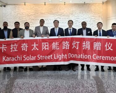 中国向卡拉奇捐赠太阳能灯，帮助缓解电力危机