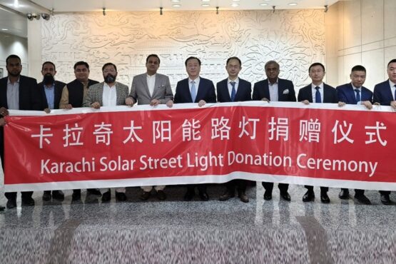 中国向卡拉奇捐赠太阳能灯，帮助缓解电力危机