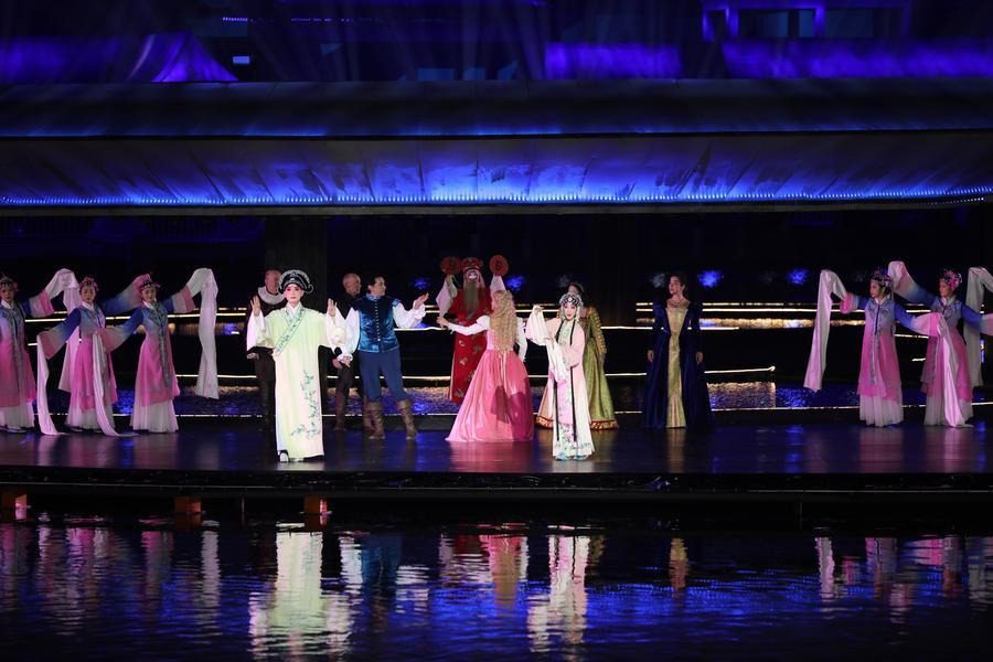 中国各地：拥有数百年历史的昆曲焕发新生，充满活力