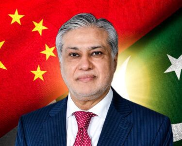 巴基斯坦副总理兼外交部长穆罕默德·伊沙克·达尔周三在参议院欢迎由中国全国人大常委会副委员长蔡大峰率领的议会代表团时表示，巴中友谊在过去75年中经受住了时间的考验。 他表示，巴基斯坦和中国确实享有全天候战略合作伙伴关系，这种关系建立在互信、互敬和互利的基础上。 他表示，巴基斯坦高度赞赏中国坚定不移地支持巴基斯坦的主权和领土完整，同时巴基斯坦坚定坚持一个中国原则，一贯支持中国的核心利益和问题。 副总理表示，两国在地区和全球问题上拥有共同愿景，并在联合国、上海合作组织和其他国际论坛上保持密切协调，以促进和平并维护发展中国家的利益。 他谈到近期海湾和中东地区的紧张局势时表示，巴基斯坦和中国保持着密切的外交联系，并继续共同致力于维护该地区的和平与稳定。 他表示，他于3月31日应中国外交部长王毅的邀请访问了北京，双方就地区冲突提出了五点和平倡议，该倡议后来得到了数十个国家的支持。 他强调了中巴经济走廊（CPEC）的重要性，称其为“一带一路”倡议的旗舰项目，也是两国友谊的闪亮象征。 他表示，中巴经济走廊改变了巴基斯坦的经济格局，并相信其下一阶段将重点关注工业化、农业、信息技术和社会经济发展。 穆罕默德·伊沙克·达尔回顾了促成中巴经济走廊启动的早期讨论，他表示，自2013年大选以来，巴基斯坦一直面临严重的电力短缺问题，城市地区停电时间长达18小时，农村地区则长达20小时。 他表示，中国为帮助巴基斯坦克服能源危机提供了巨大支持，巴基斯坦对此将永远铭记于心。
