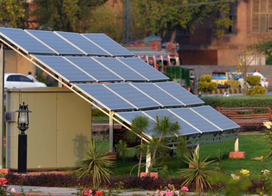 中国政府在俾路支省30个地区安装了12000套家用太阳能系统