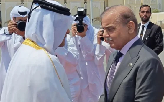 巴基斯坦总理抵达多哈进行为期两天的访问