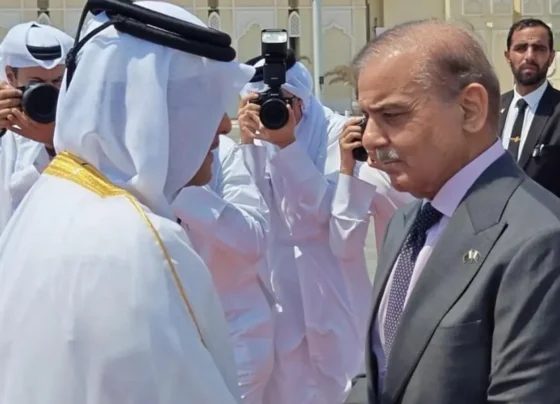 巴基斯坦总理抵达多哈进行为期两天的访问