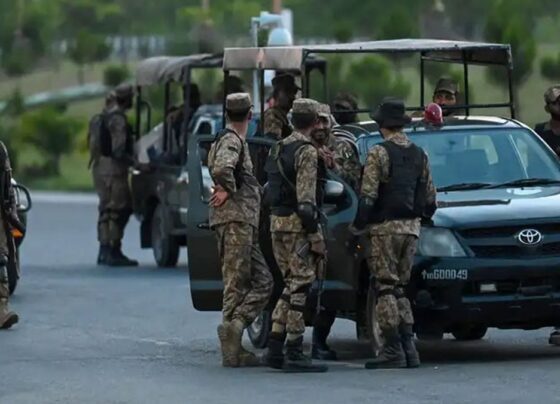 在 Noshki 大规模行动中，25名恐怖分子被击毙