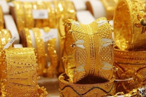 黄金价格每 per tola上涨14,800卢比