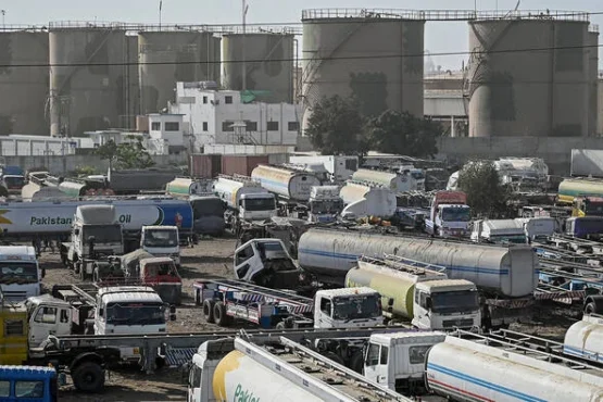 财务部长保证下个月燃料储备充足