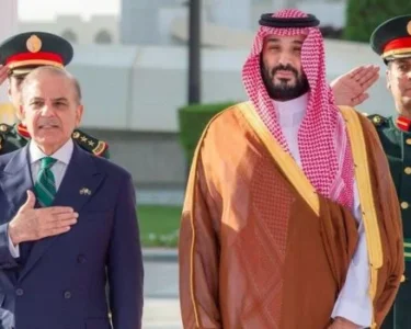 总理在通话中重申对穆罕默德·本·萨勒曼的支持