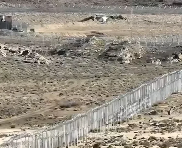 巴基斯坦以边境围栏占领了32平方公里阿富汗领土