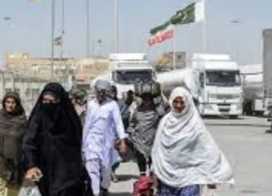 巴基斯坦敦促其在伊朗的公民登记以便安全回国