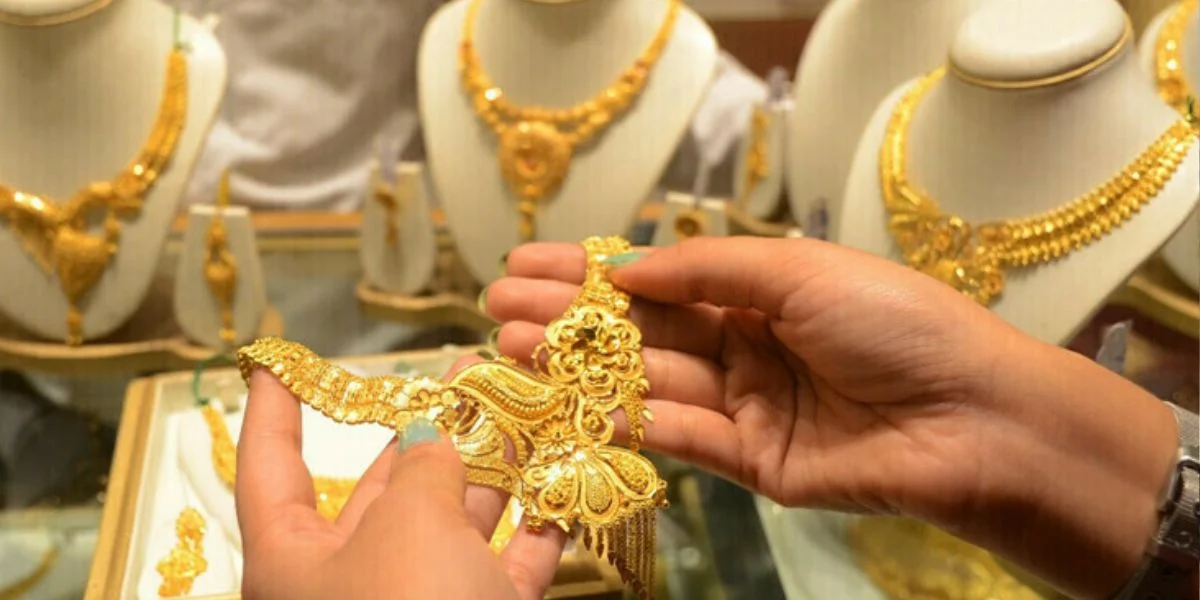 金价在连续下跌四天后反弹