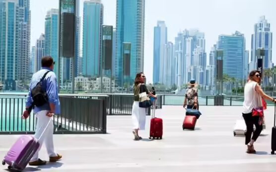阿联酋宣布为滞留在国的游客提供重大援助