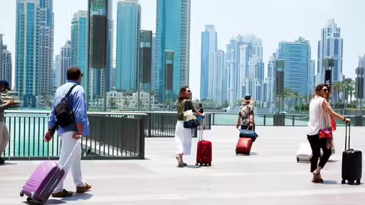 阿联酋宣布为滞留在国的游客提供重大援助