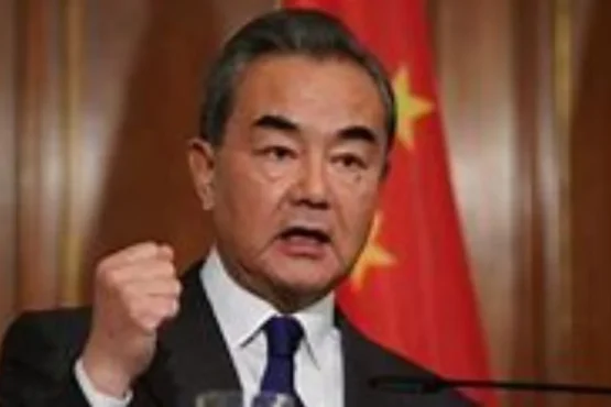 中国回应特朗普关于封锁霍尔木兹海峡的警告