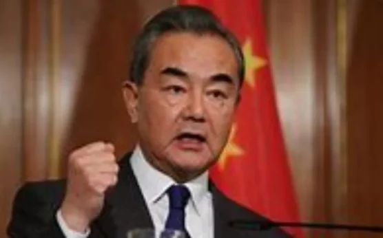 中国回应特朗普关于封锁霍尔木兹海峡的警告