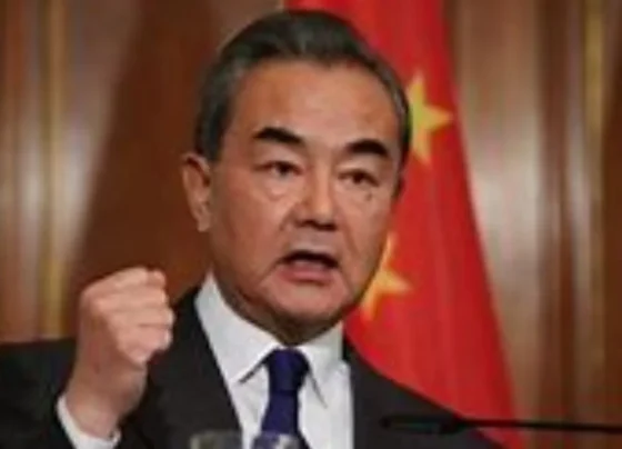 中国回应特朗普关于封锁霍尔木兹海峡的警告