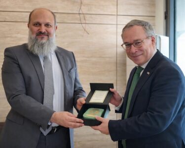 巴基斯坦与英国高级别会议聚焦贸易和地区稳定