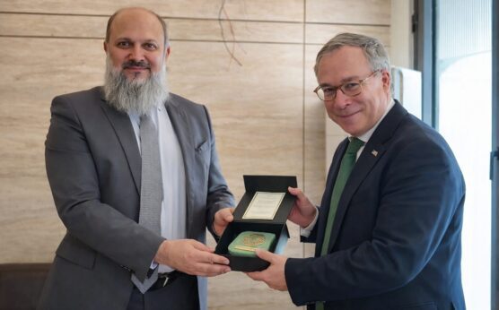 巴基斯坦与英国高级别会议聚焦贸易和地区稳定