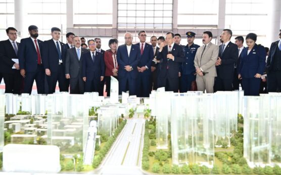 总统访问SANY重工长沙工厂，强调产业合作与技术伙伴关系