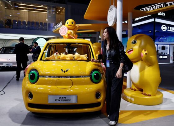 五辆中国产电动汽车的价格低于一辆美国产汽车的价格