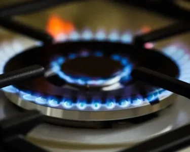 燃气危机：突发限电影响烹饪时段