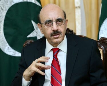 Masood Khan：巴基斯坦促成美伊会谈成为关键和平缔造者