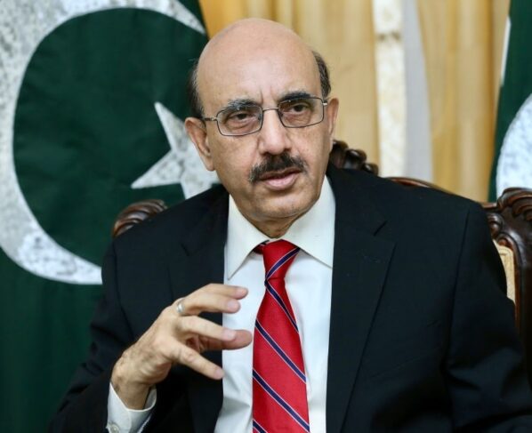 Masood Khan：巴基斯坦促成美伊会谈成为关键和平缔造者