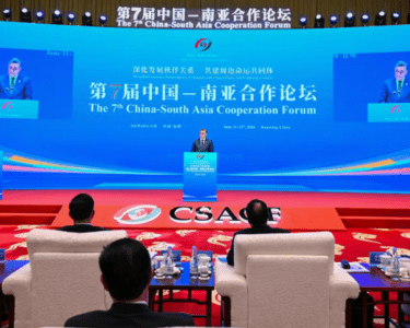 大使哈什米出席在昆明举行的中国—南亚博览会和中国—南亚合作论坛