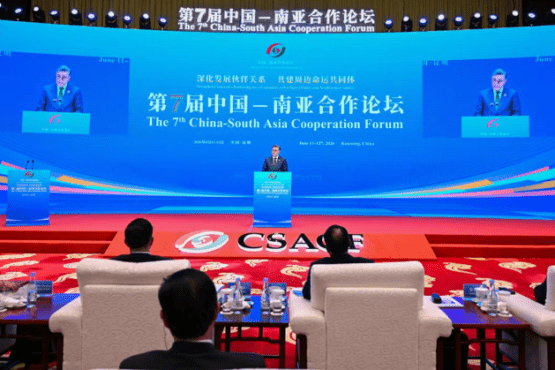 大使哈什米出席在昆明举行的中国—南亚博览会和中国—南亚合作论坛