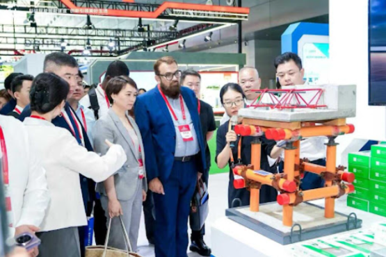 Pakistani delegation explores green construction partnerships at Changsha Expo
