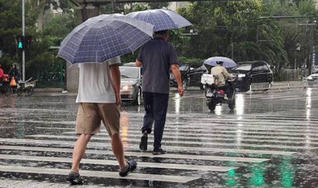 中国发布暴雨、强对流天气预警