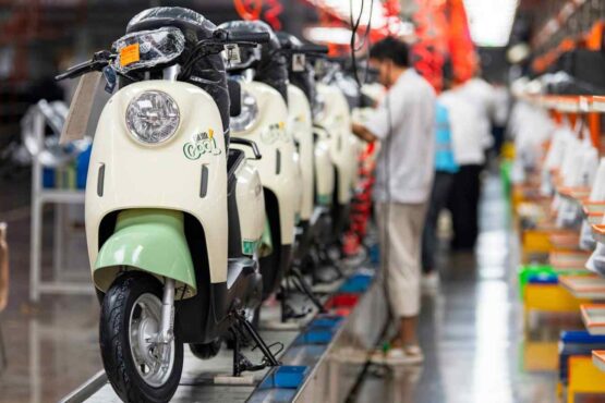 Chinese e-two-wheeler exports surge as global demand accelerates