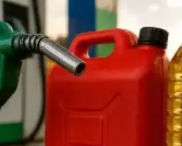 政府下调汽油和柴油价格